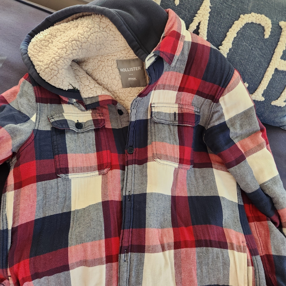 Hollister Men's Hooded Sherpa-Lined Plaid Puffer Jacket - Red, Navy, White